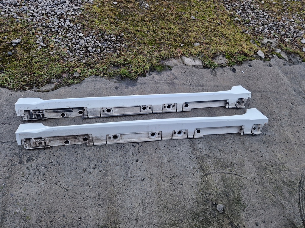 фото №13, Corolla e21 kombi - молдинг накладка порог правая