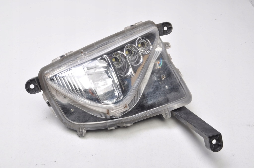 фото №1, Toyota prius iv противотуманная фара правый 99226-91002