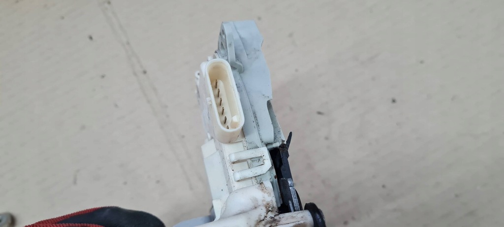 фото №10, Q5 8r замок дверь правый задняя 6 pin 8k0839016c a4 b8 a5 8t