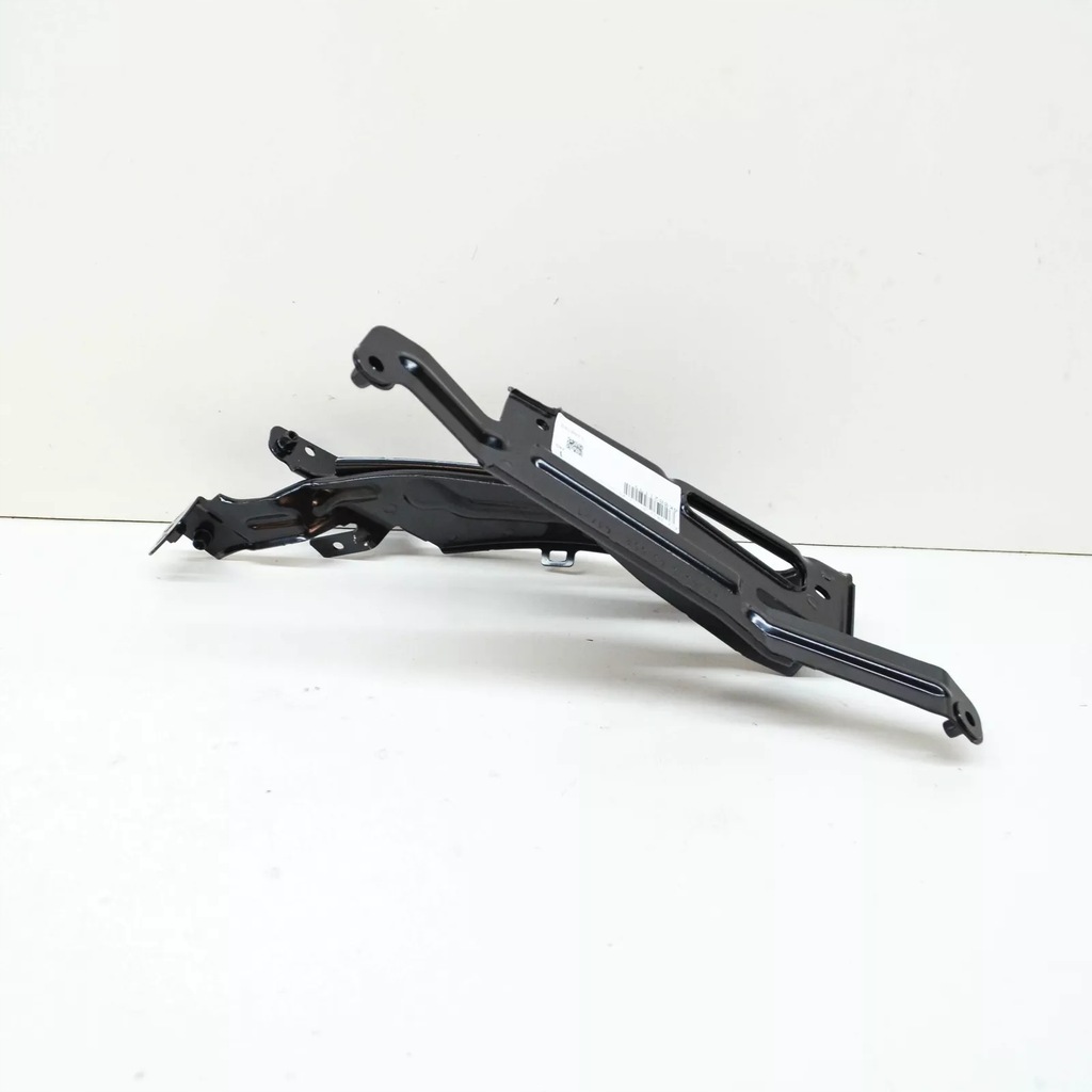 фото №11, Audi a6 c8 кронштейн крила передній правого 4k0821132