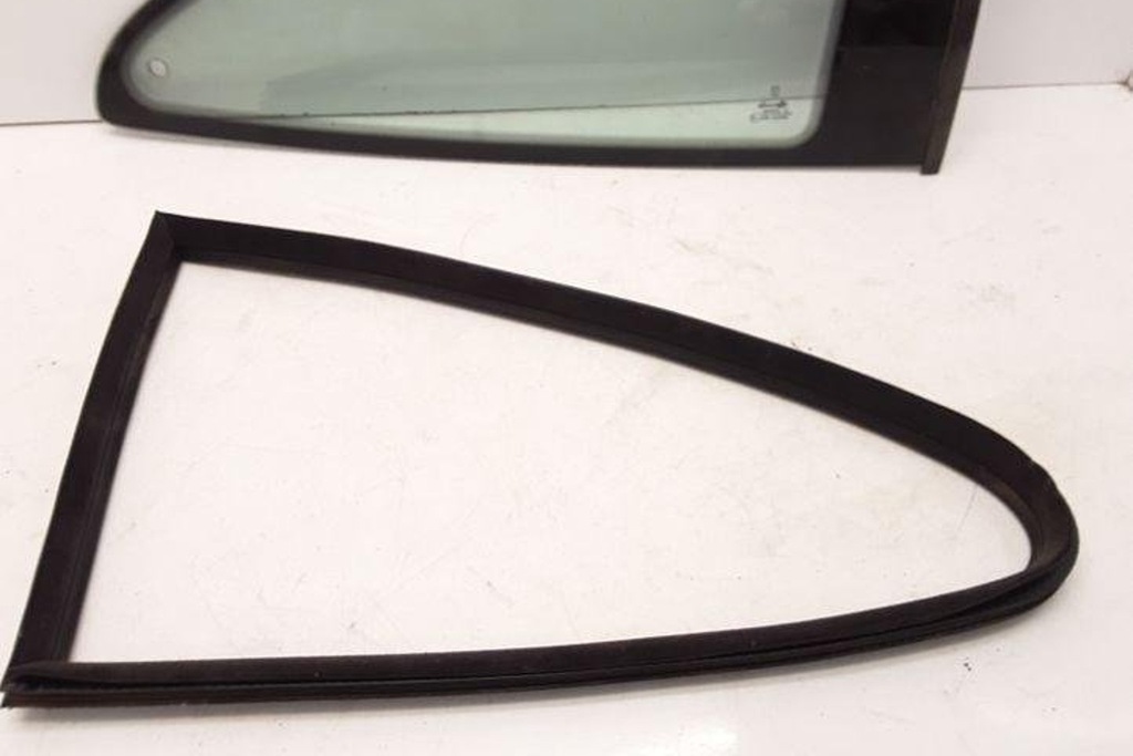 фото №7, Стекло правая задняя peugeot 406 coupe 8c 43r000981 2.2l дизель 98kw 2001