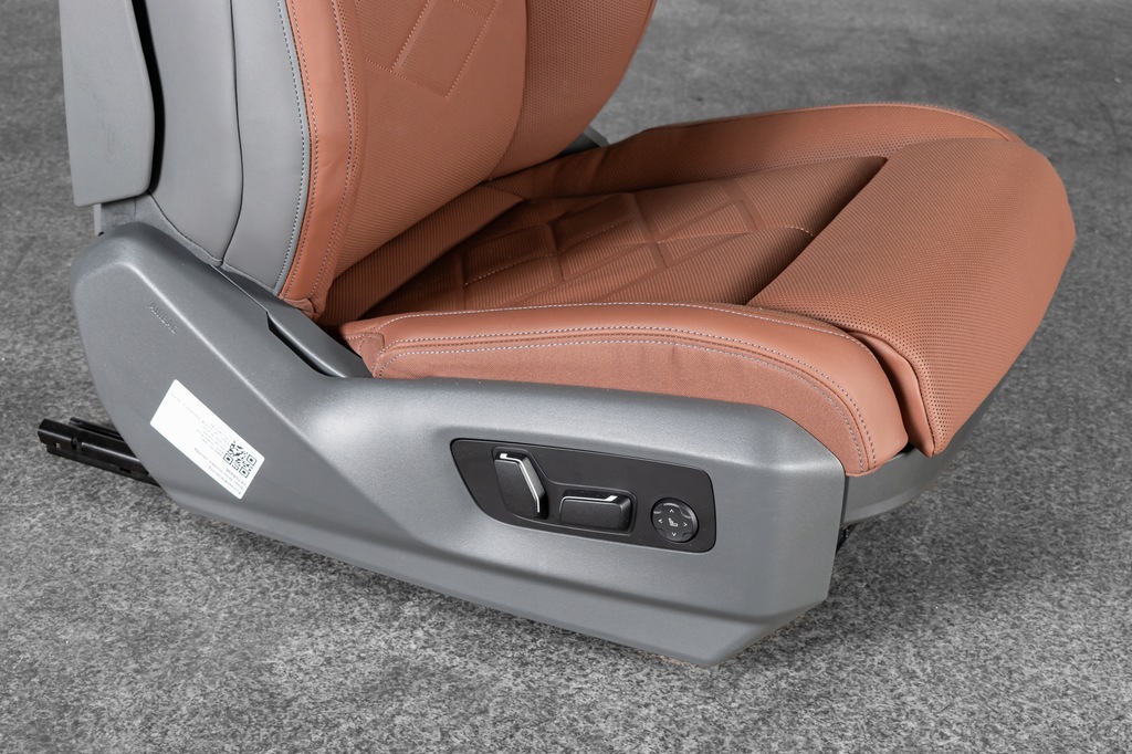 фото №14, Bmw 5 g60 сиденья сиденье салон середина individual atlasgrau b&w