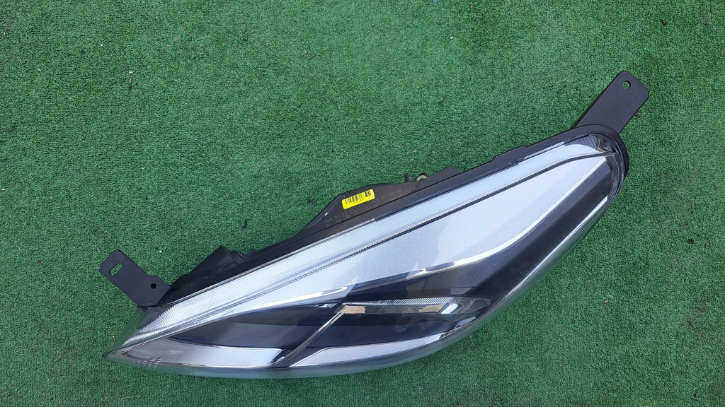 фото №3, Ford fiesta mk8 лампа передняя обычная