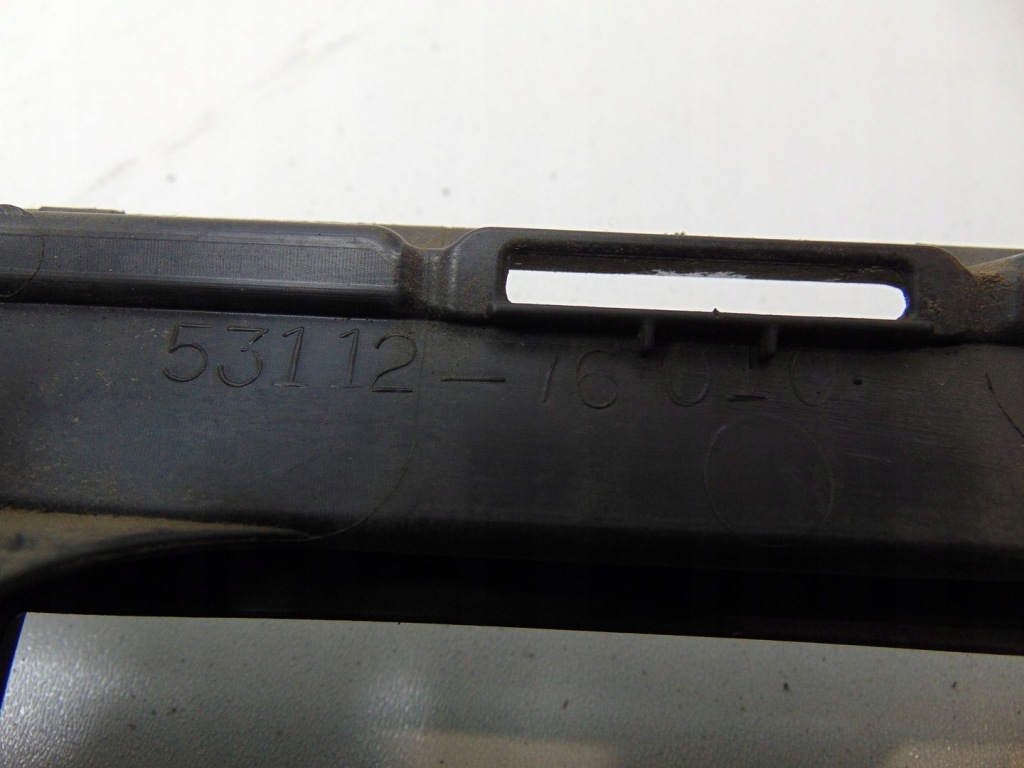 Решітка w бампер середня перед lexus ct200 200h 53112-76010 Оригінал