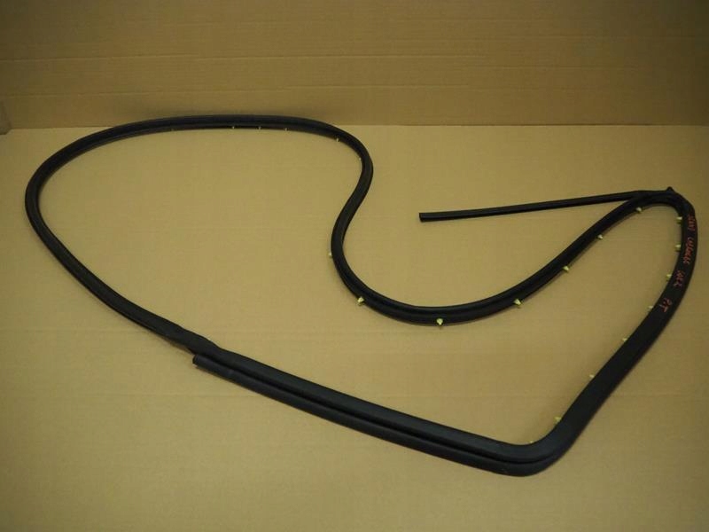 фото №1, Прокладка дверь правый задняя jeep grand cherokee wk2