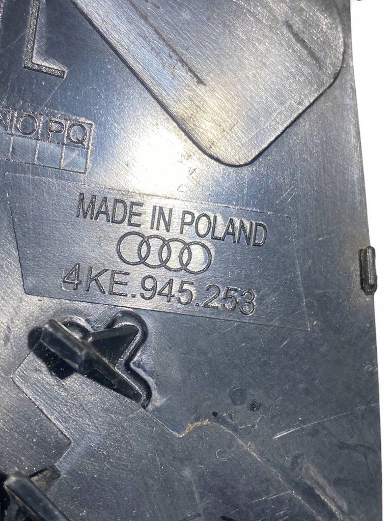 фото №7, Audi q8 e-tron левая сторона молдинг pod фара задняя 4ke945253