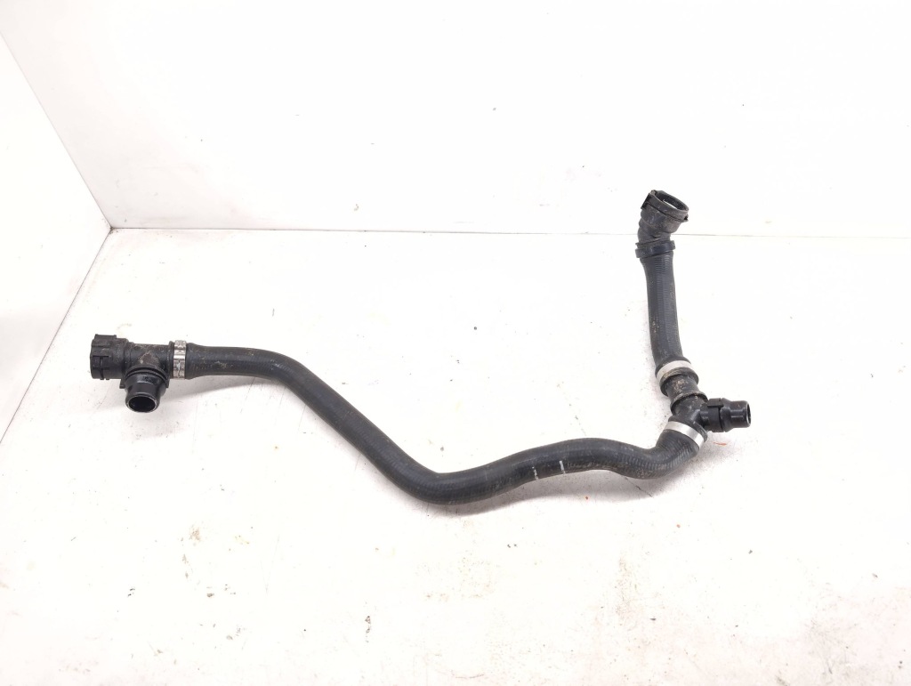 Купить Пабтрубок  трубка водяной системы охлаждение bmw i7 g70 m70 7926158