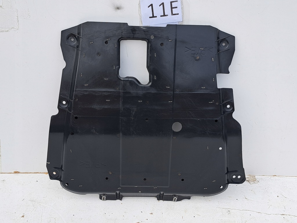 фото №1, Dacia оригинальный номер 758908552r плита защита двигателя подвеска