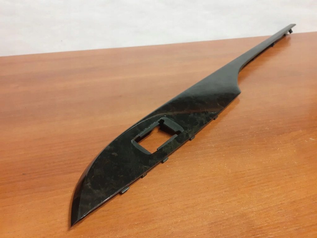 Молдинг декоративна обшивка передніх лівих двері bmw 6 coupe f13 7155 2012 Оригінал