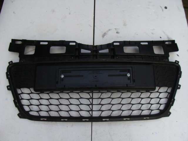 фото №1, Hyundai i30 07-12 решётка перед бампера