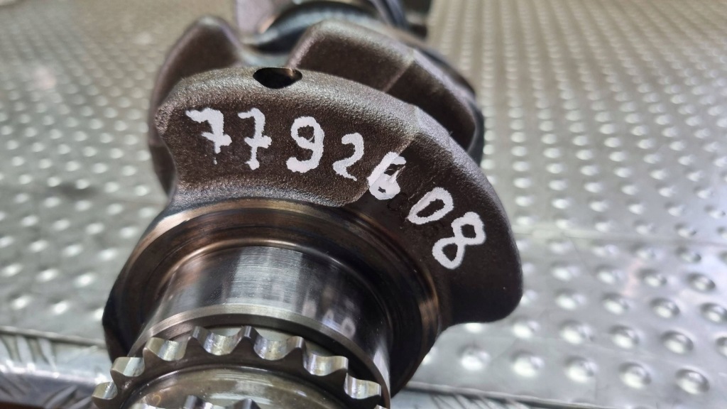 Wał коленчатый номинал 7792608 bmw e65 e70 e71 e92 e90 x3 e83 3.0d m57n 306d3 Недорого