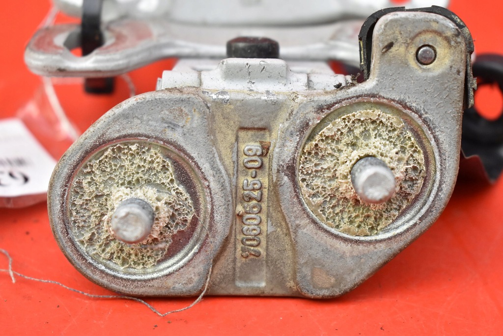 фото №8, Петля петли крышки 7060626 7060625 bmw x1 e84 09-15