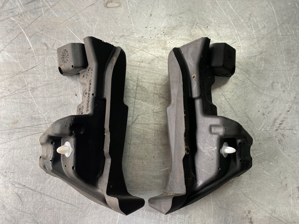 фото №8, Пена шумоизоляция жабо левая + правое clio v