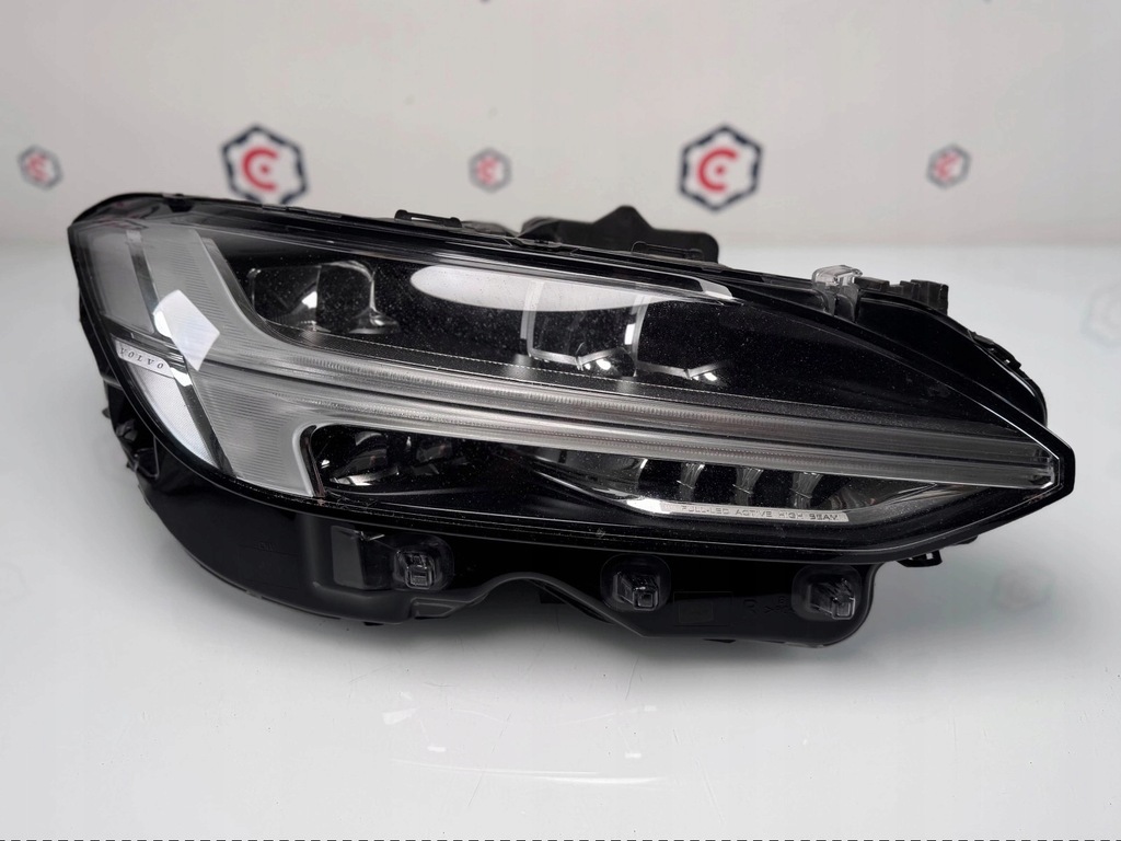 фото №1, Лампа права перед volvo s90 v90 full led 2016-