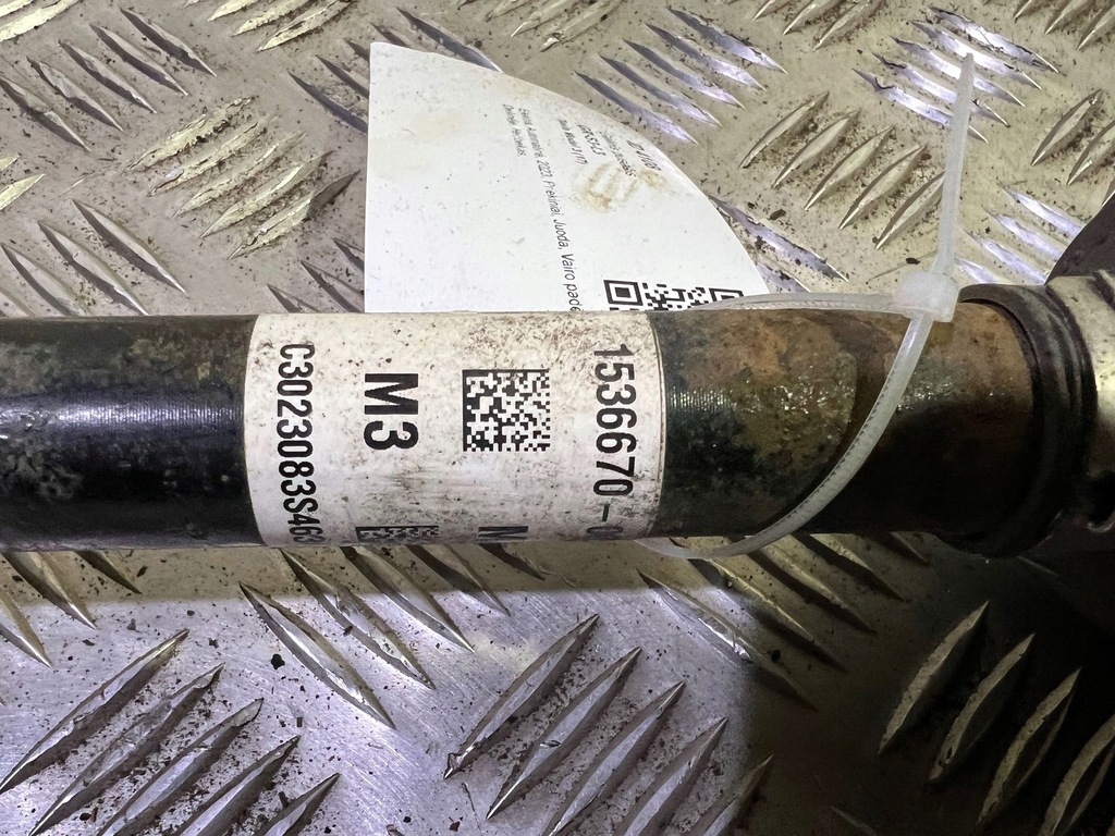 фото №2, Tesla model 3 2023 приводной вал задняя