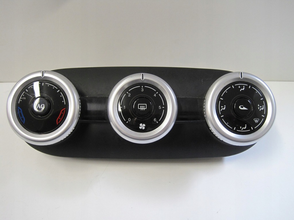 фото №1, Панель кондиціонера alfa romeo giulietta 156100041 503600110109