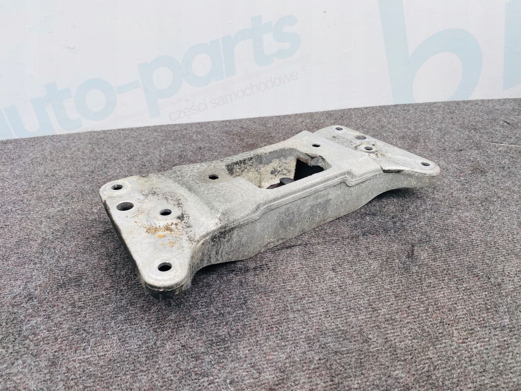 Купити Bmw f10 f11 кронштейн коробки 678122202