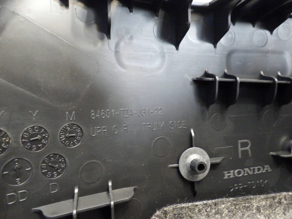 фото №11, Honda jazz v 2021 обшивка багажника правий 84601-tza