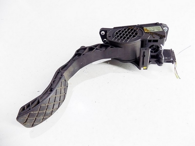 фото №1, Skoda roomster 08r 1.4 tdi педаль газа