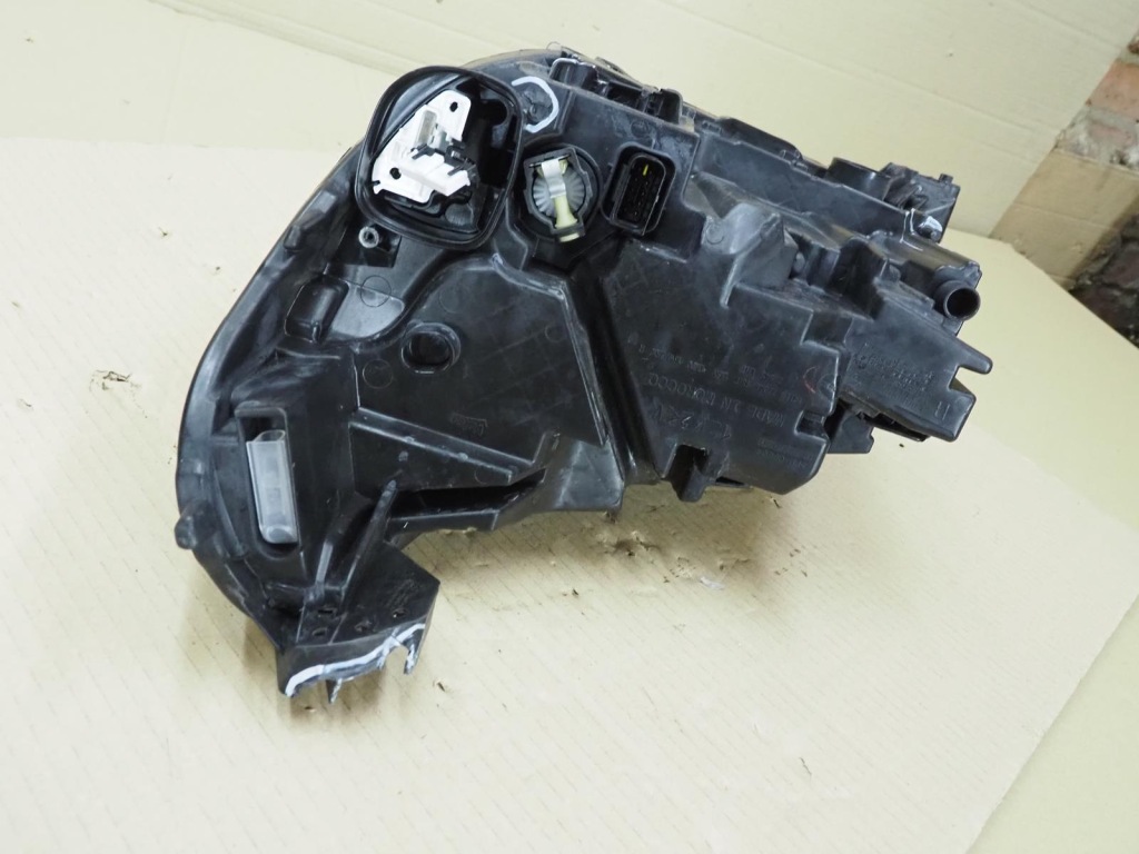 Купити Лампа перед передня права opel corsa f 2019- full led 9829522580 європа