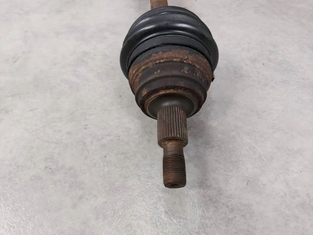 Приводной вал левая комплект  skoda octavia 1 рестайлинг  1.8 t Недорого