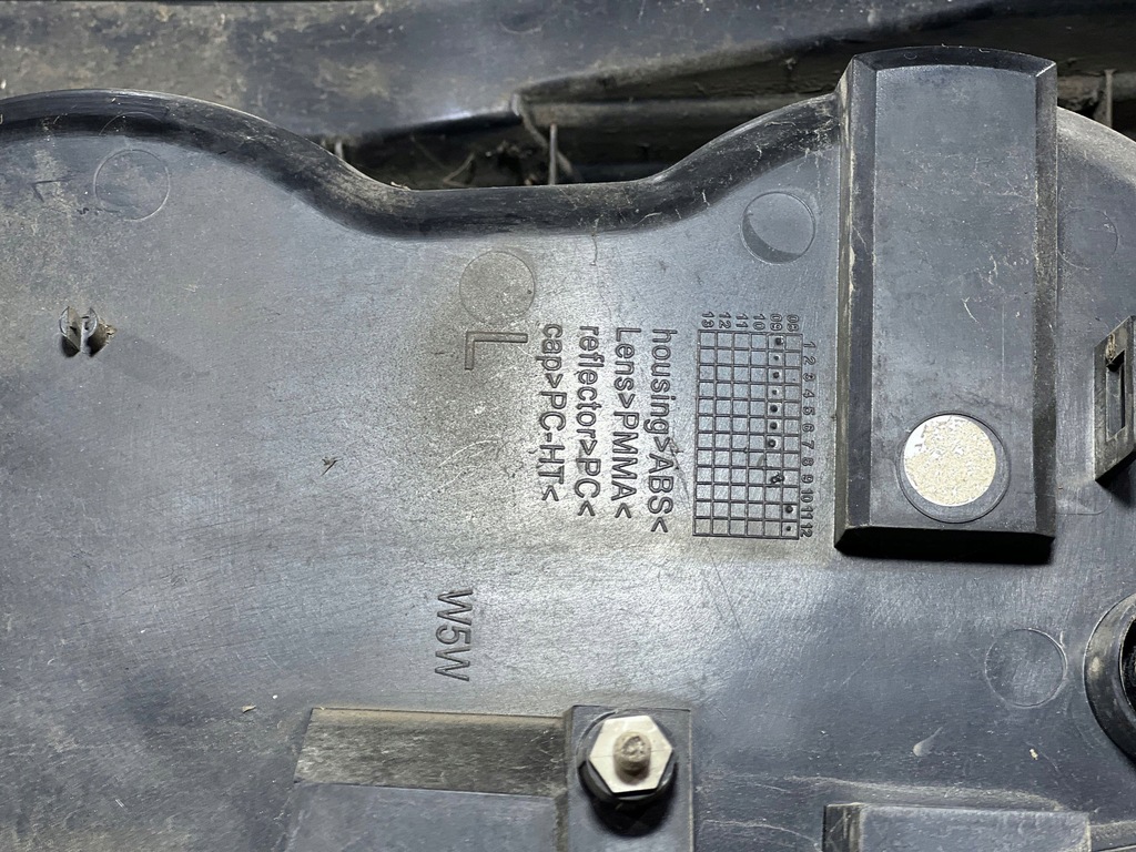 фото №8, Land rover discovery iv l319 przed lift лампа задняя задняя левая