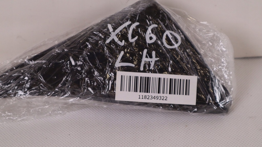 фото №6, Volvo xc60 ii трикутник заглушка крила ліва 31497234