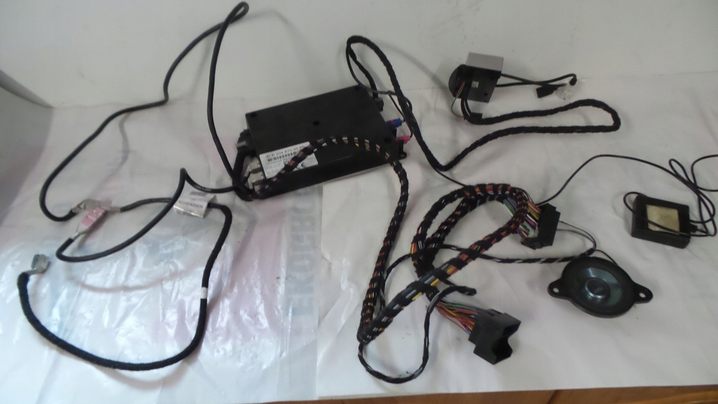 фото №1, Модуль bluetooth w204 a2048700085 mercedes комплект