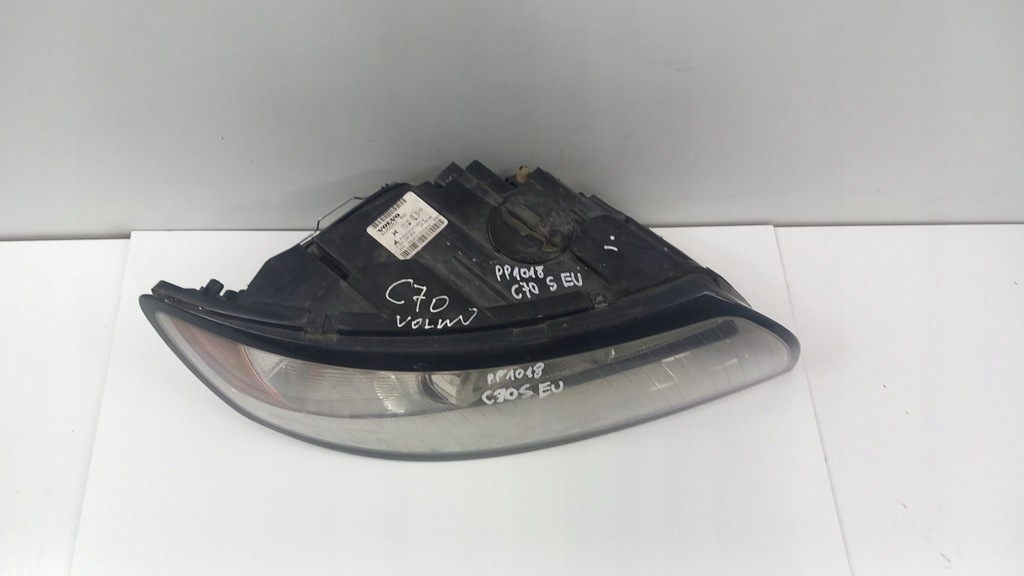фото №2, Volvo s40 ii v50 лампа перед правая линза кольца led eu