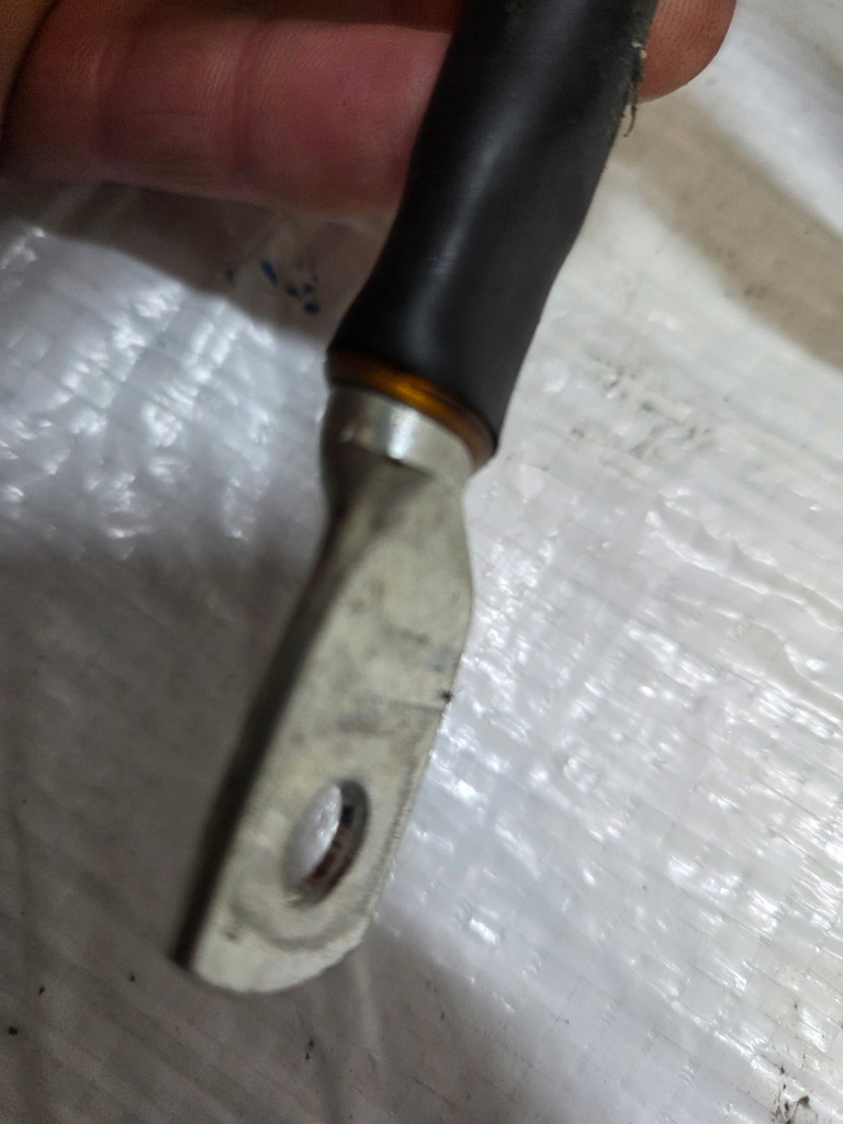 Клема коробка запобіжників на акумулятор opel astra iv j 1.4t 13368498 Недорого