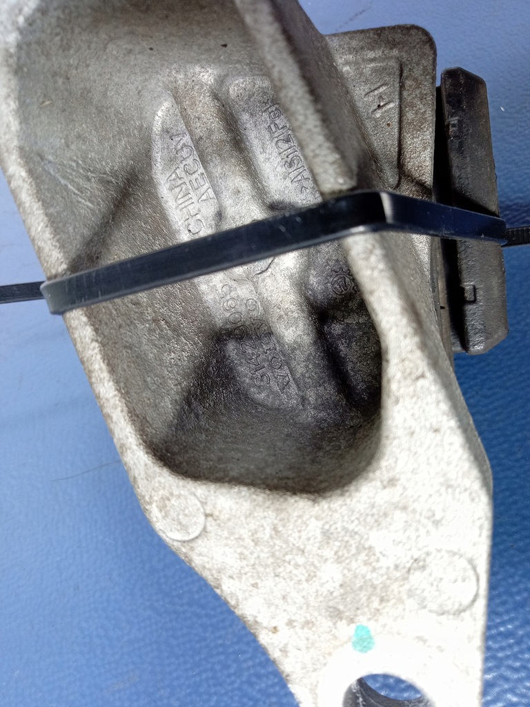 фото №6, Volvo s90 ii t6 2.0t 320km awd кронштейн ресора задня