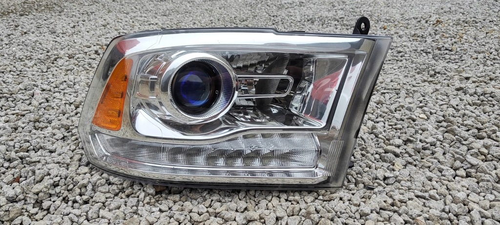 фото №1, Dodge ram 2012 2013 2014 2015 2016 лампа правая оригинальная