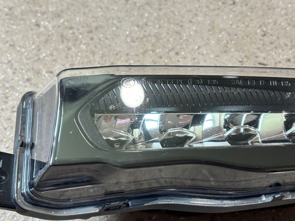 Лампа противотуманная передняя перед сторона правая bmw x3 g01 9492772 с Разборки