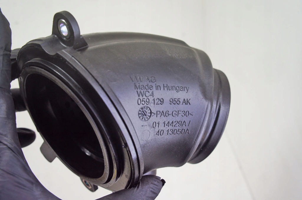 фото №6, Um119 audi a4 b9 3.0tdi коліно патрубок гасник турбіни 059129955ak