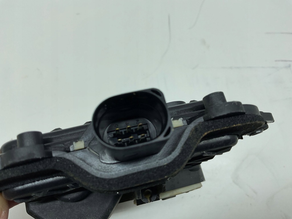 Доводчик замок дверь bentley audi vw porsche 4e0837059 в Украине