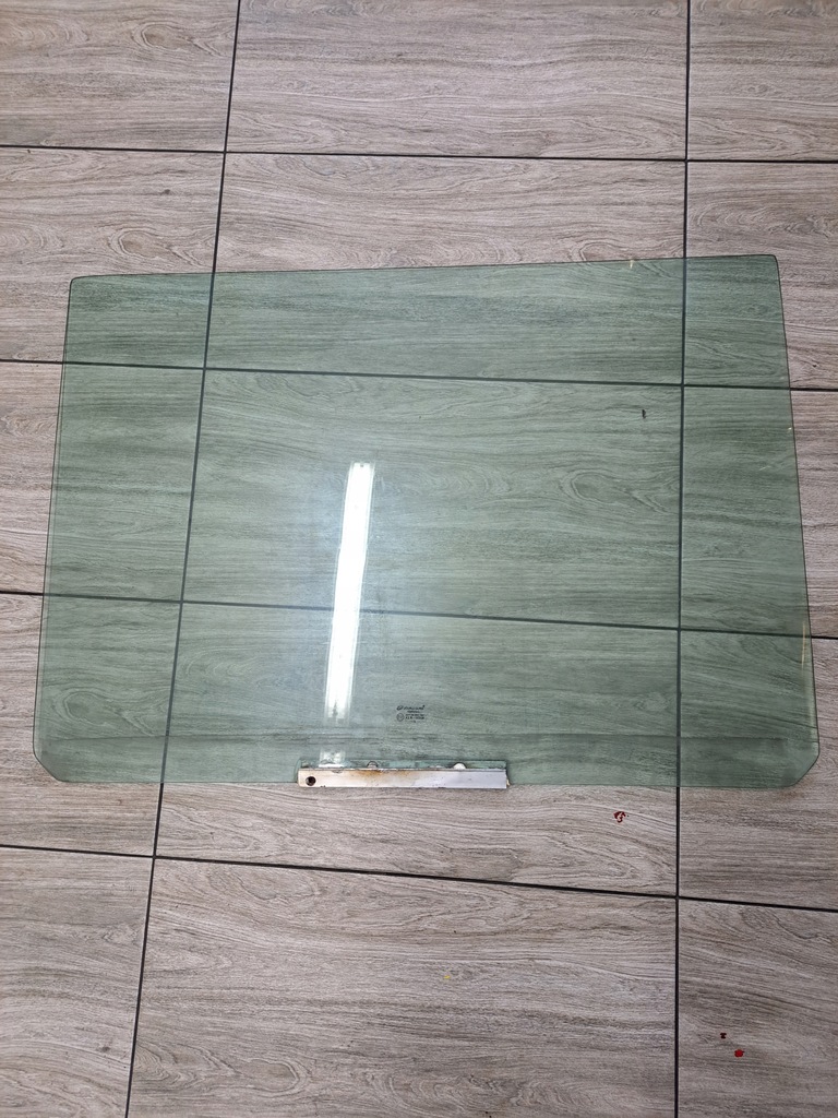 фото №1, Стекло дверь боковая левая lub правая renault magnum dxi