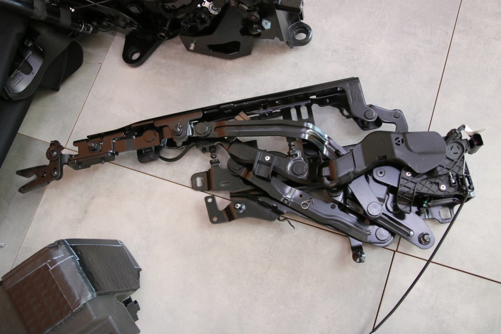 Bmw g14 m8 f91 кабриолет  крыша складной folding soft top насос комплект 9448941 Киев