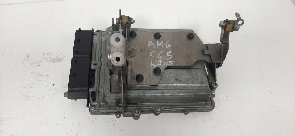 фото №1, Бортовой компьютер двигателя mercedes amg c63 2015 a1779004800