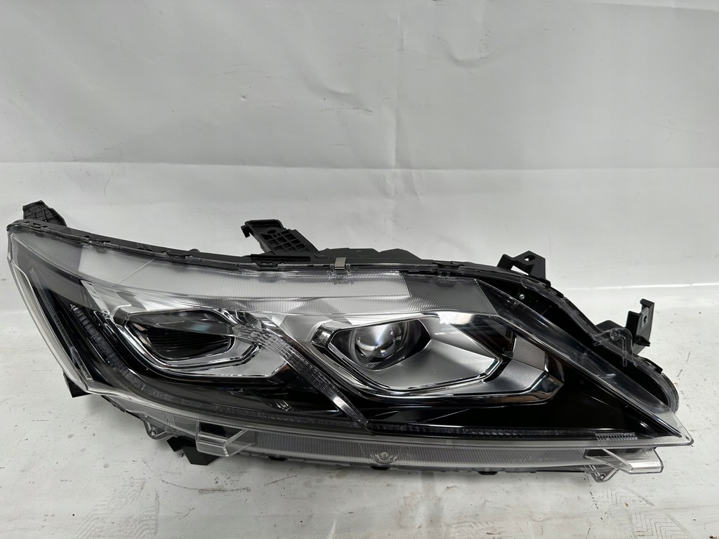 фото №1, Лампа права full led mitsubichi eclipse cross