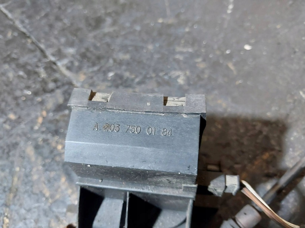 фото №10, Замок кришки задній / багажника mercedes-benz w203 sedan a2037500184