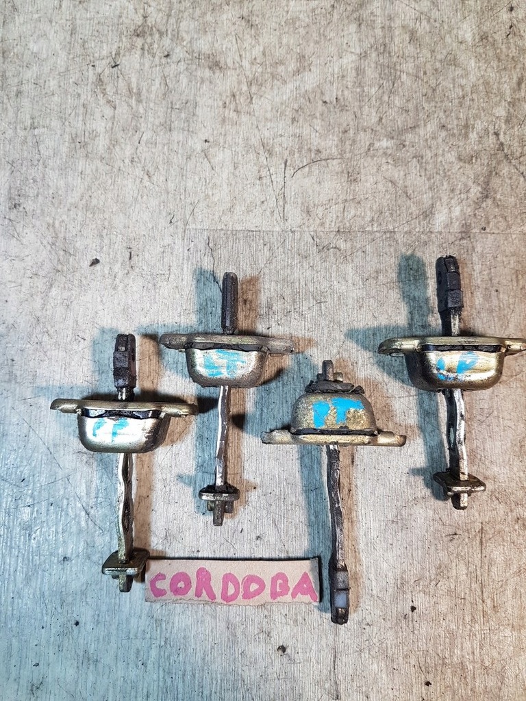 фото №1, Ограничитель дверь seat cordoba i