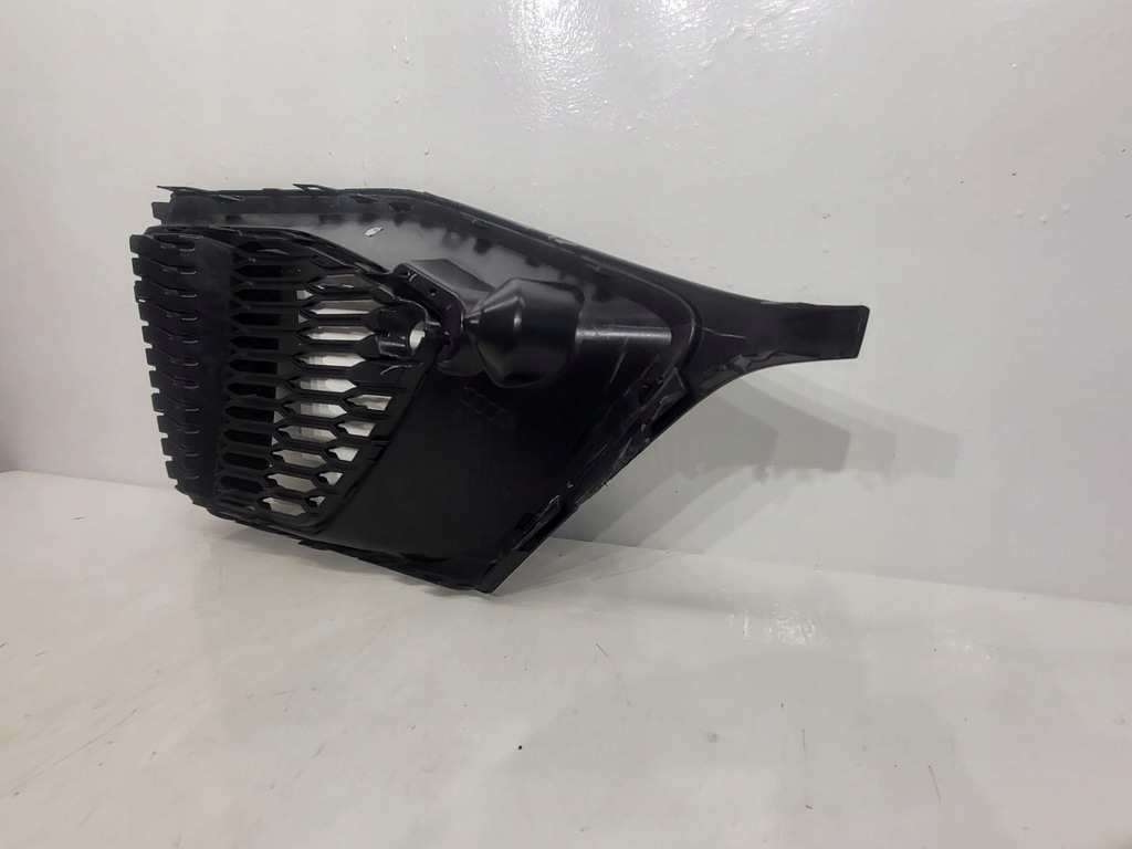 фото №8, Audi q8 sq8 4m8 права решітка бампера s line 4m8807682a