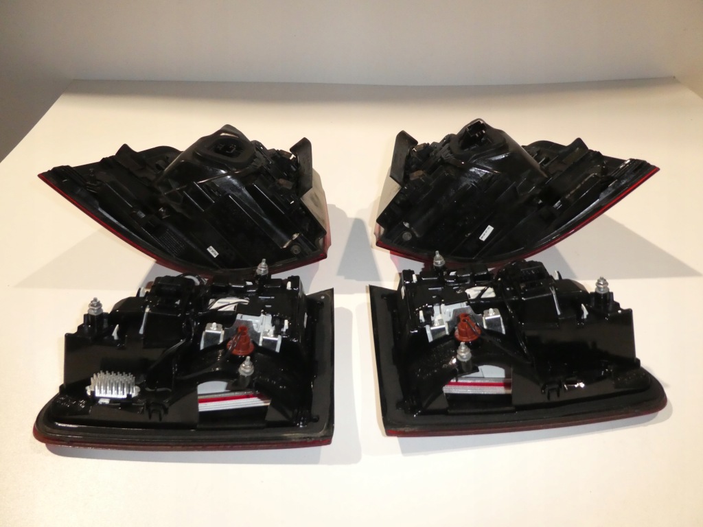 Фара ліхтарі  ліва + правий задній vw sharan 2 рестайлінг  7n0945208 207 308 307 led Київ