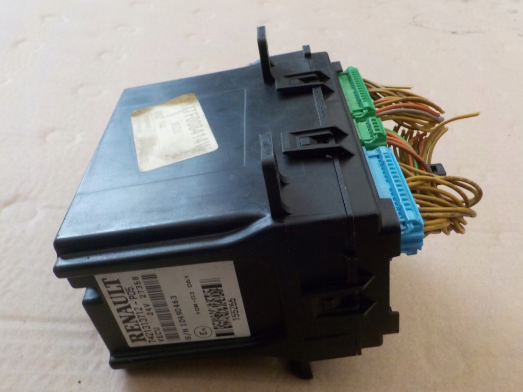 Блок керування vecu renault magnum 7421313712-p05 Зі Шроту