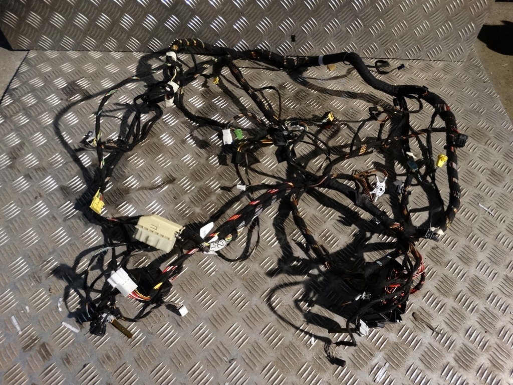 фото №1, Idealna електропроводка консолі mercedes w166 w292 1