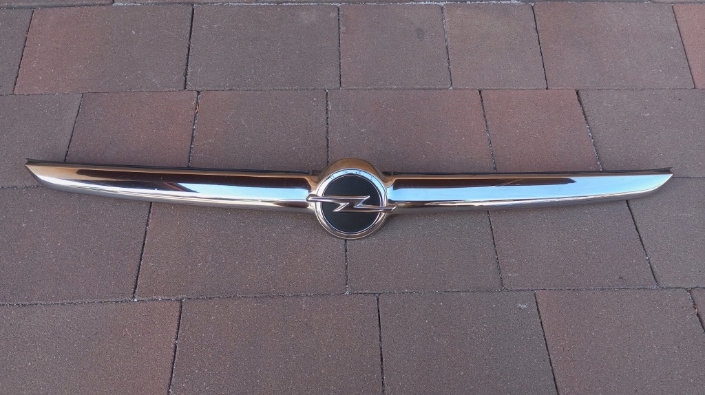 фото №1, Opel zafira c 2011-2019--blenda крышки задняя задняя хромированная 20907405