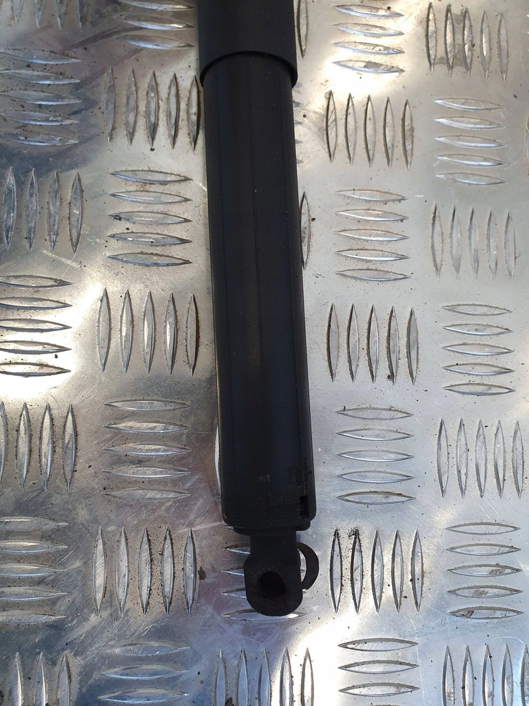 фото №9, Bmw 2 f45 14-22 привід амортизатори кришки kpl