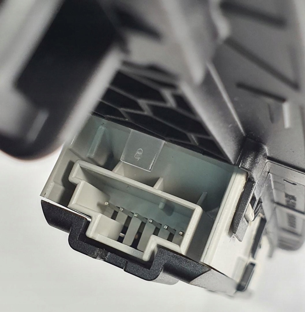 фото №6, Ручка кронштейн стельовий лампа задня mercedes w177