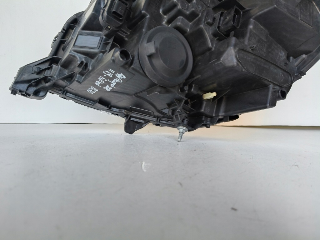 фото №6, Лампа правая фара peugeot 208 ii 2008 19- full led