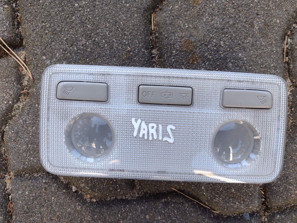 фото №1, Лампа стельовий toyota yaris iii 1.4d 2017